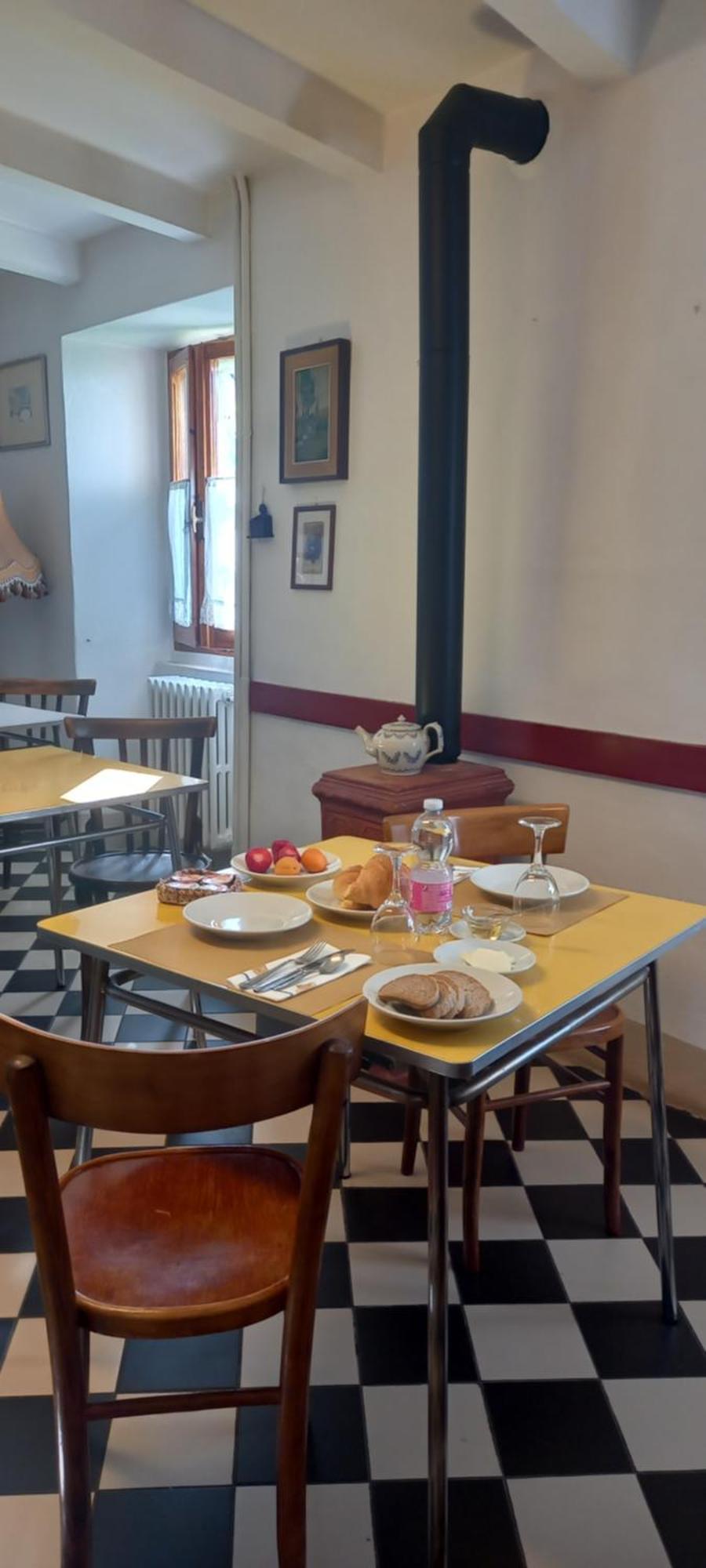 Albergo Del Ponte Сан Пиеро ин Баньо Екстериор снимка