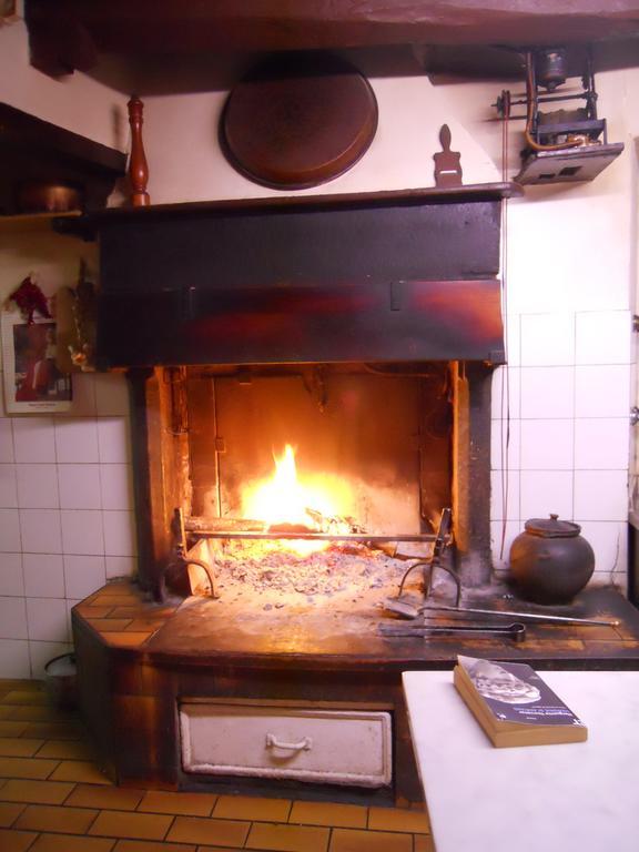 Albergo Del Ponte Сан Пиеро ин Баньо Екстериор снимка